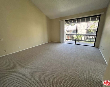 21820 Marylee Street - Photo Thumbnail 16