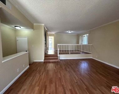 21820 Marylee Street - Photo Thumbnail 4