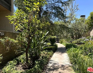 21820 Marylee Street - Photo Thumbnail 51