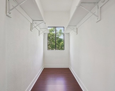 1464 3/4 W 35th Place - Photo Thumbnail 12