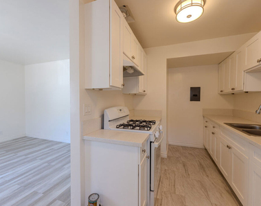 1828 16th Street - Photo Thumbnail 7
