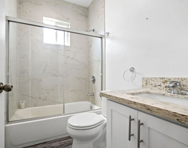 1805 S New England Street - Photo Thumbnail 6