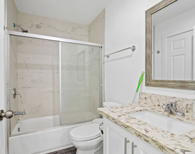 1805 S New England Street - Photo Thumbnail 8