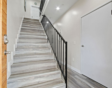 1805 S New England Street - Photo Thumbnail 7
