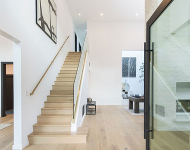 1378 N Doheny Drive - Photo Thumbnail 3