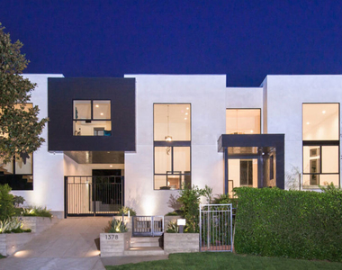1378 N Doheny Drive - Photo Thumbnail 15