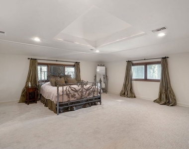 105 N Glenroy Avenue - Photo Thumbnail 17