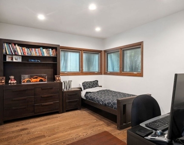 105 N Glenroy Avenue - Photo Thumbnail 21