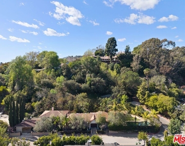105 N Glenroy Avenue - Photo Thumbnail 2