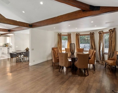 105 N Glenroy Avenue - Photo Thumbnail 10