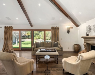 105 N Glenroy Avenue - Photo Thumbnail 5