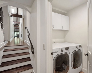 105 N Glenroy Avenue - Photo Thumbnail 24