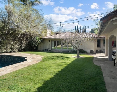 105 N Glenroy Avenue - Photo Thumbnail 27