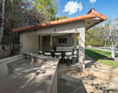 105 N Glenroy Avenue - Photo Thumbnail 30