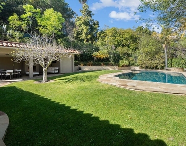 105 N Glenroy Avenue - Photo Thumbnail 1