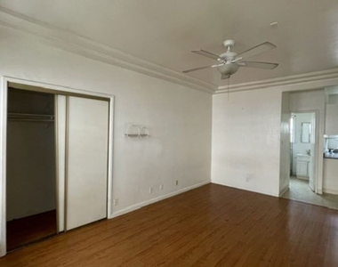 1159 S Westmoreland Avenue - Photo Thumbnail 1