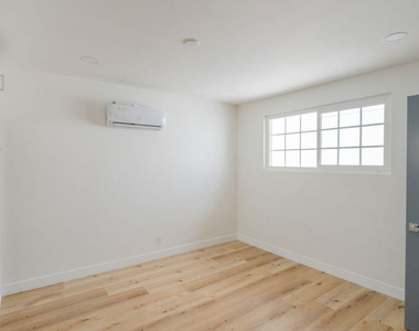 835 S Sherbourne Drive - Photo Thumbnail 7