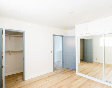 835 S Sherbourne Drive - Photo Thumbnail 2