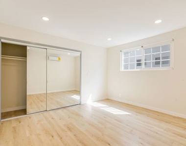 835 S Sherbourne Drive - Photo Thumbnail 3