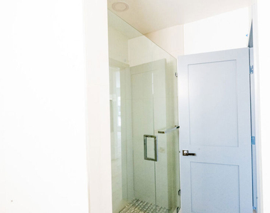 835 S Sherbourne Drive - Photo Thumbnail 6