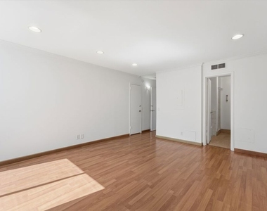 100 S Doheny Drive - Photo Thumbnail 27