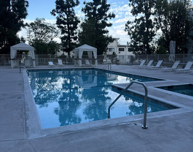 100 S Doheny Drive - Photo Thumbnail 40
