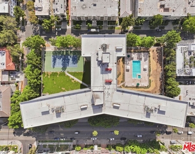 100 S Doheny Drive - Photo Thumbnail 7