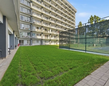 100 S Doheny Drive - Photo Thumbnail 37