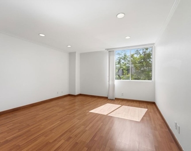 100 S Doheny Drive - Photo Thumbnail 26
