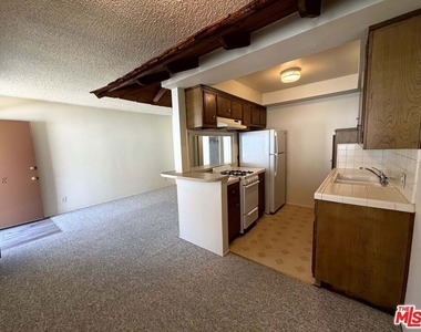 307 N Curtis Avenue - Photo Thumbnail 3