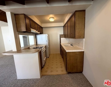 307 N Curtis Avenue - Photo Thumbnail 4