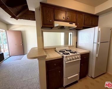 307 N Curtis Avenue - Photo Thumbnail 5