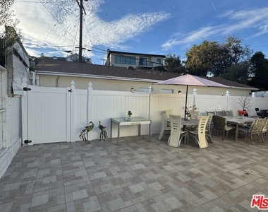 1913 Hillsboro Avenue - Photo Thumbnail 11