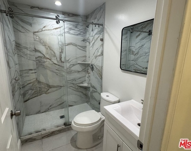 1913 Hillsboro Avenue - Photo Thumbnail 7