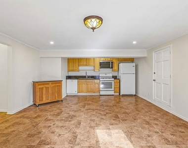 6727 1/2 Orion Avenue - Photo Thumbnail 12