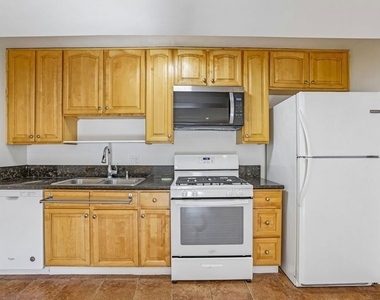 6727 1/2 Orion Avenue - Photo Thumbnail 14