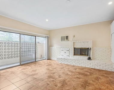 6727 1/2 Orion Avenue - Photo Thumbnail 7