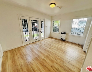 936 S Berendo Street - Photo Thumbnail 1