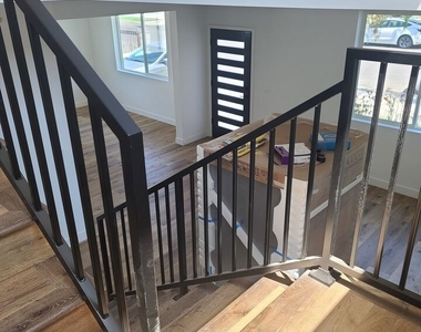 13824 Bessemer Street - Photo Thumbnail 11