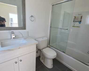 13824 Bessemer Street - Photo Thumbnail 21