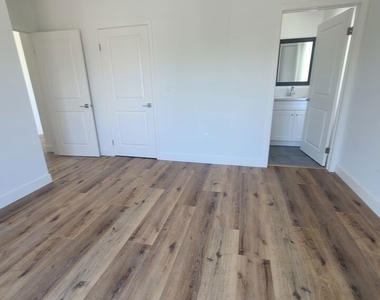 13824 Bessemer Street - Photo Thumbnail 17