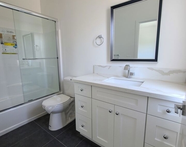 13824 Bessemer Street - Photo Thumbnail 15