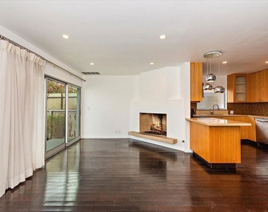 12913 Gilmore Avenue - Photo Thumbnail 8