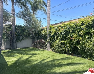 12913 Gilmore Avenue - Photo Thumbnail 31