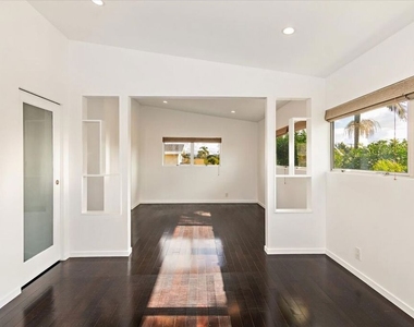 12913 Gilmore Avenue - Photo Thumbnail 16