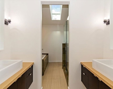 12913 Gilmore Avenue - Photo Thumbnail 20