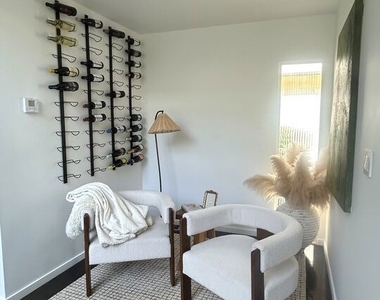 12913 Gilmore Avenue - Photo Thumbnail 13