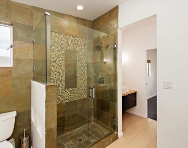 12913 Gilmore Avenue - Photo Thumbnail 19