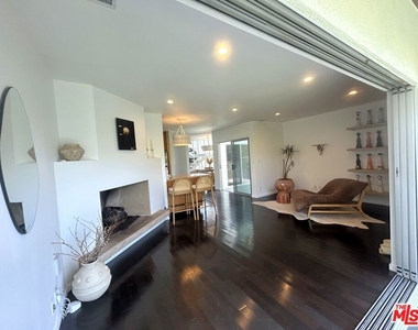 12913 Gilmore Avenue - Photo Thumbnail 4