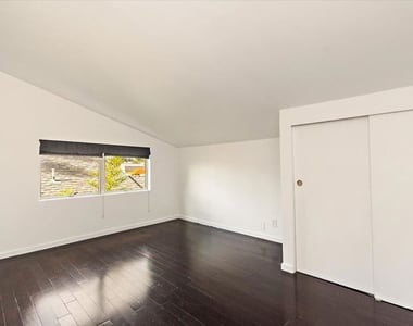 12913 Gilmore Avenue - Photo Thumbnail 22